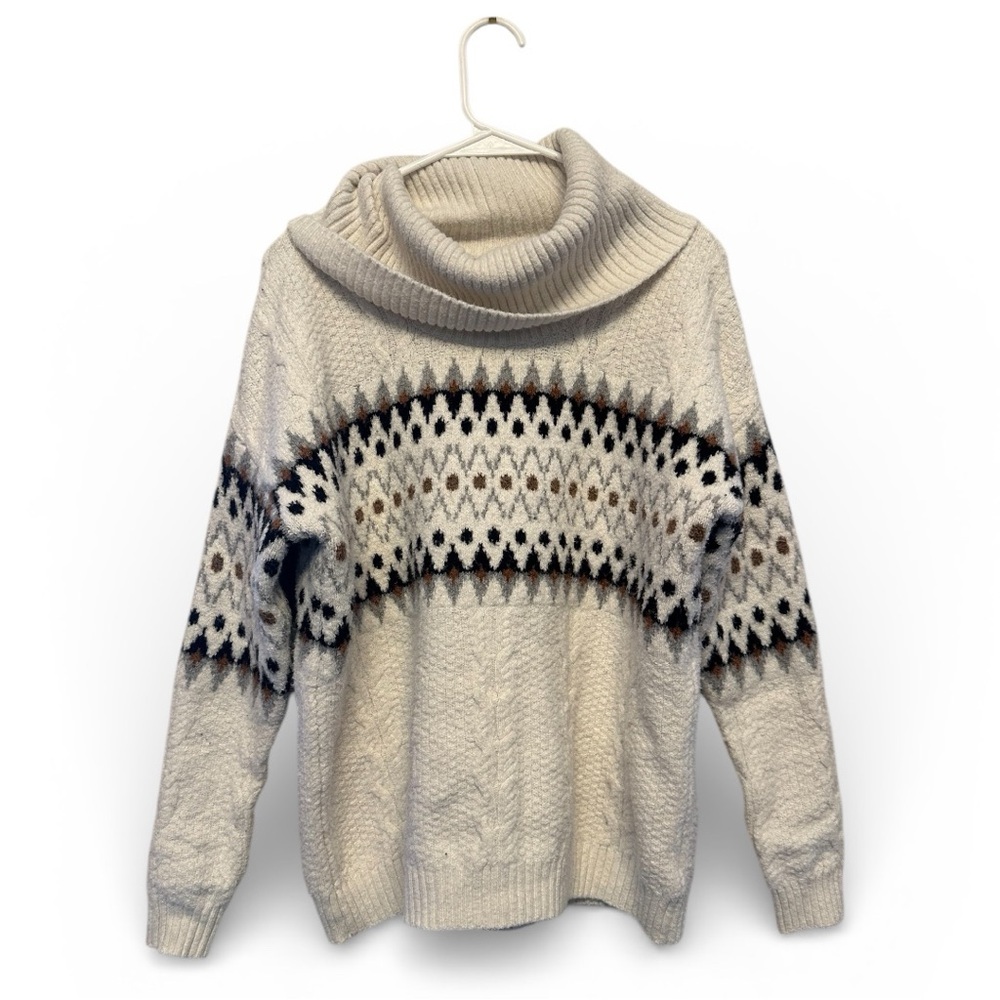 Tahari Cream and Black Fair Isle Style Patterned Turtleneck Sweater Small